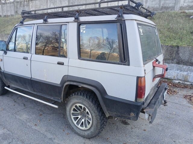 Серый Исузу Трупер, объемом двигателя 2.5 л и пробегом 200 тыс. км за 2612 $, фото 3 на Automoto.ua