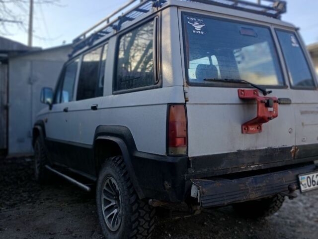 Серый Исузу Трупер, объемом двигателя 2.5 л и пробегом 200 тыс. км за 2612 $, фото 2 на Automoto.ua