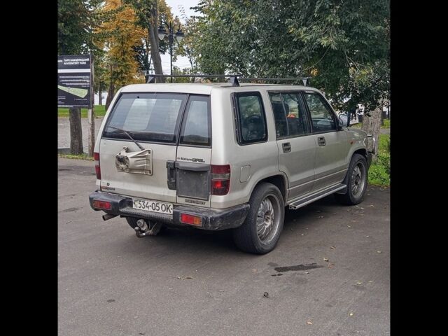 Сірий Ісузу Trooper, об'ємом двигуна 3.1 л та пробігом 260 тис. км за 4900 $, фото 2 на Automoto.ua