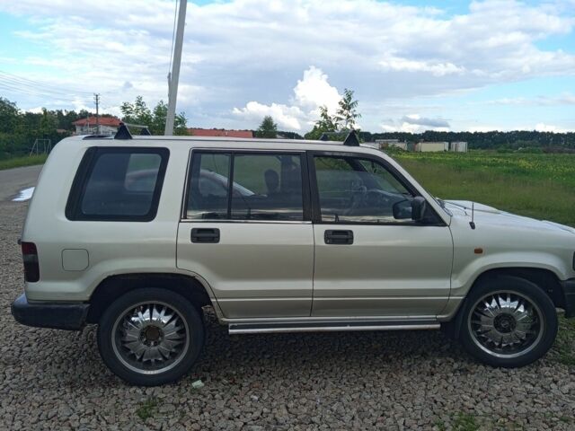 Сірий Ісузу Trooper, об'ємом двигуна 3.1 л та пробігом 260 тис. км за 4900 $, фото 3 на Automoto.ua