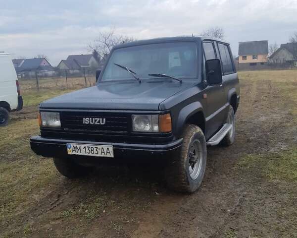 Синий Исузу Трупер, объемом двигателя 2.2 л и пробегом 300 тыс. км за 3500 $, фото 2 на Automoto.ua