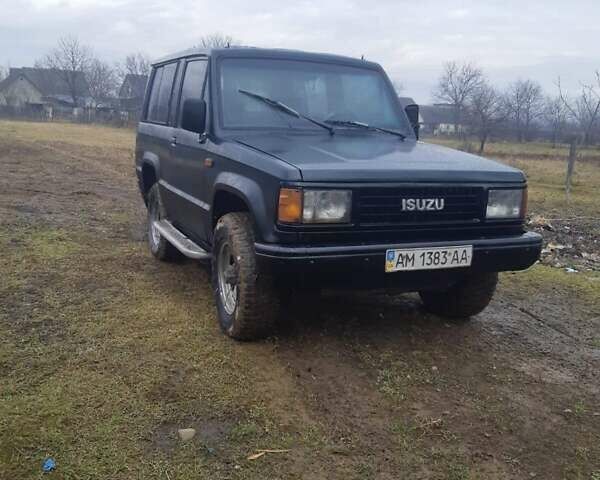 Синий Исузу Трупер, объемом двигателя 2.2 л и пробегом 300 тыс. км за 3500 $, фото 1 на Automoto.ua