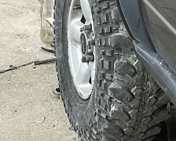 Зелений Ісузу Trooper, об'ємом двигуна 3.1 л та пробігом 190 тис. км за 7480 $, фото 17 на Automoto.ua