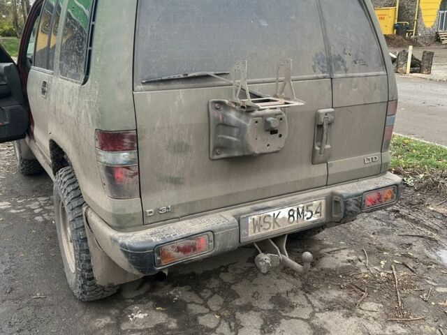 Зеленый Исузу Трупер, объемом двигателя 3.1 л и пробегом 348 тыс. км за 4300 $, фото 3 на Automoto.ua