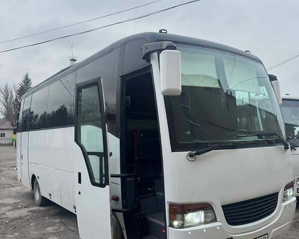 Білий Ісузу Turquoise, об'ємом двигуна 4.75 л та пробігом 250 тис. км за 19000 $, фото 3 на Automoto.ua