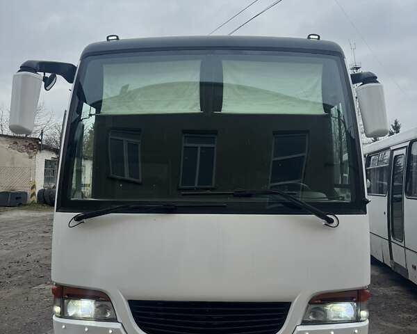 Білий Ісузу Turquoise, об'ємом двигуна 4.75 л та пробігом 250 тис. км за 19000 $, фото 2 на Automoto.ua