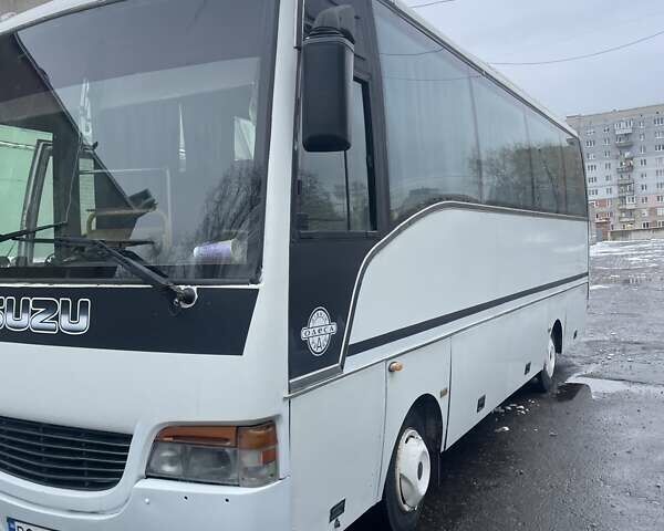 Білий Ісузу Turquoise, об'ємом двигуна 4.75 л та пробігом 480 тис. км за 11500 $, фото 2 на Automoto.ua