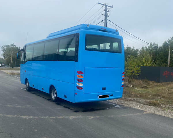 Синий Исузу Туркузе, объемом двигателя 4.75 л и пробегом 500 тыс. км за 10499 $, фото 5 на Automoto.ua