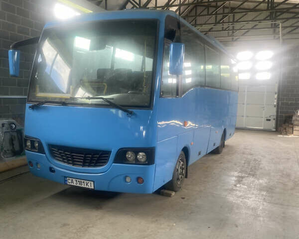 Синий Исузу Туркузе, объемом двигателя 4.75 л и пробегом 500 тыс. км за 10499 $, фото 1 на Automoto.ua