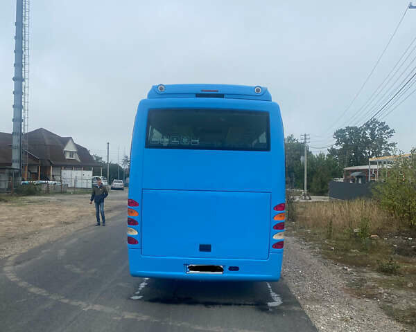 Синий Исузу Туркузе, объемом двигателя 4.75 л и пробегом 500 тыс. км за 10499 $, фото 6 на Automoto.ua