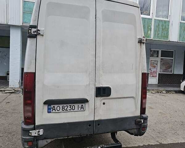 Белый Ивеко 35Ц13, объемом двигателя 2.8 л и пробегом 640 тыс. км за 5500 $, фото 1 на Automoto.ua