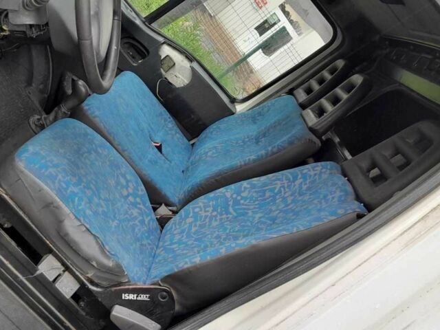 Белый Ивеко Дейли 4x4, объемом двигателя 2.8 л и пробегом 480 тыс. км за 2200 $, фото 7 на Automoto.ua