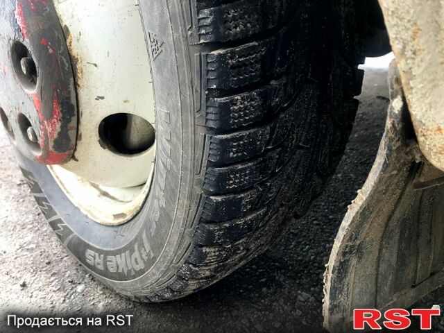 Белый Ивеко Дейли, объемом двигателя 2.8 л и пробегом 460 тыс. км за 2500 $, фото 7 на Automoto.ua