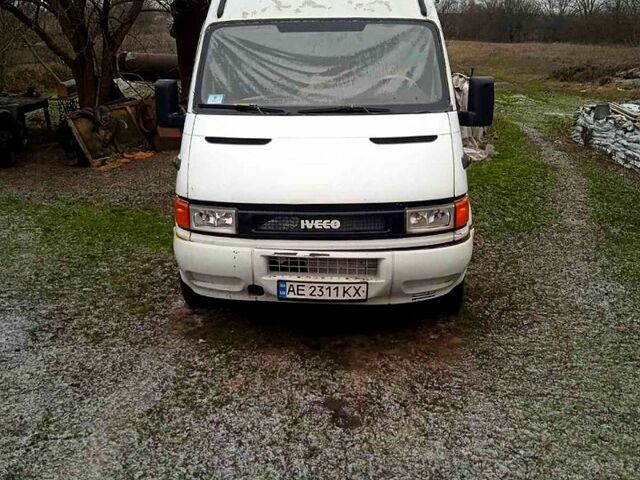 Белый Ивеко Дейли, объемом двигателя 2.8 л и пробегом 500 тыс. км за 3500 $, фото 1 на Automoto.ua