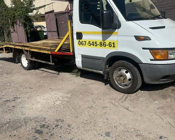 Белый Ивеко Дейли, объемом двигателя 2.8 л и пробегом 100 тыс. км за 11900 $, фото 1 на Automoto.ua