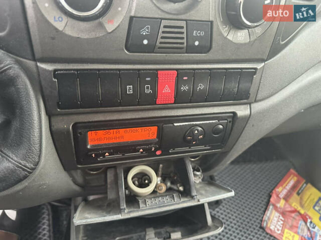 Белый Ивеко Дейли, объемом двигателя 3 л и пробегом 455 тыс. км за 18500 $, фото 7 на Automoto.ua