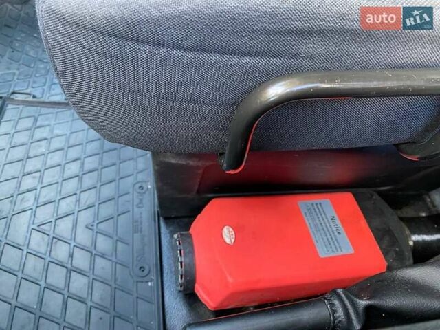 Белый Ивеко Дейли, объемом двигателя 3 л и пробегом 389 тыс. км за 21900 $, фото 12 на Automoto.ua