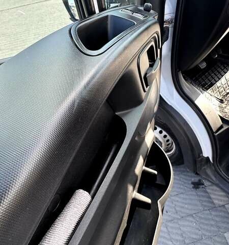 Білий Івеко Дейлі, об'ємом двигуна 3 л та пробігом 395 тис. км за 19500 $, фото 12 на Automoto.ua