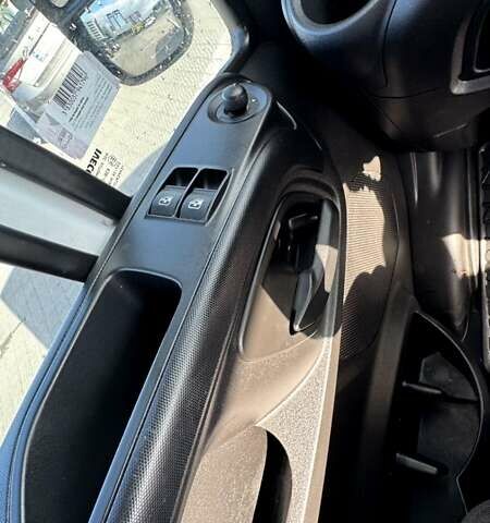 Білий Івеко Дейлі, об'ємом двигуна 3 л та пробігом 395 тис. км за 19500 $, фото 11 на Automoto.ua