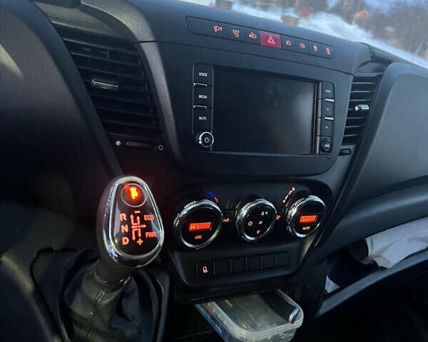 Білий Івеко Дейлі, об'ємом двигуна 3 л та пробігом 790 тис. км за 25999 $, фото 9 на Automoto.ua