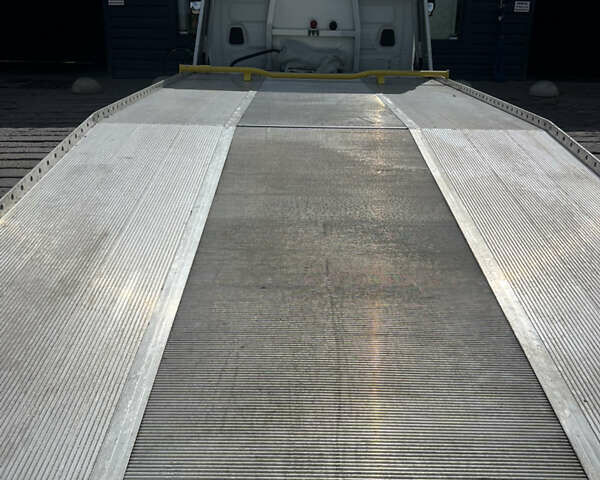 Белый Ивеко Дейли, объемом двигателя 3 л и пробегом 450 тыс. км за 25500 $, фото 33 на Automoto.ua