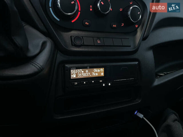 Белый Ивеко Дейли, объемом двигателя 3 л и пробегом 314 тыс. км за 27500 $, фото 10 на Automoto.ua