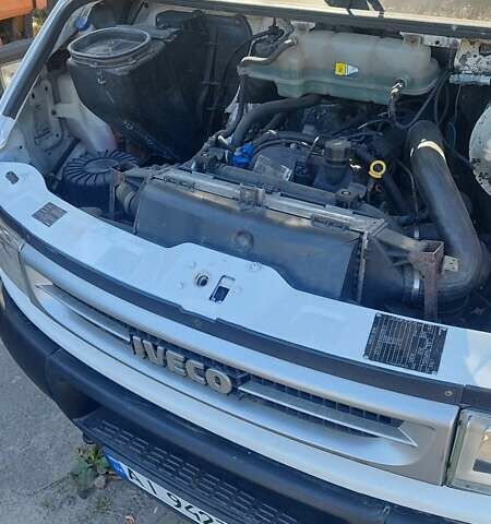 Івеко Дейлі 2006 у Києві на Automoto.ua Білий Івеко Дейлі, об'ємом двигуна 3 л та пробігом 429 тис. км за 12500 $, фото 11 на Automoto.ua