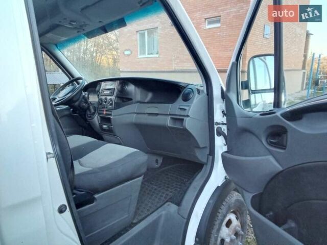 Белый Ивеко Дейли, объемом двигателя 3 л и пробегом 500 тыс. км за 12000 $, фото 3 на Automoto.ua