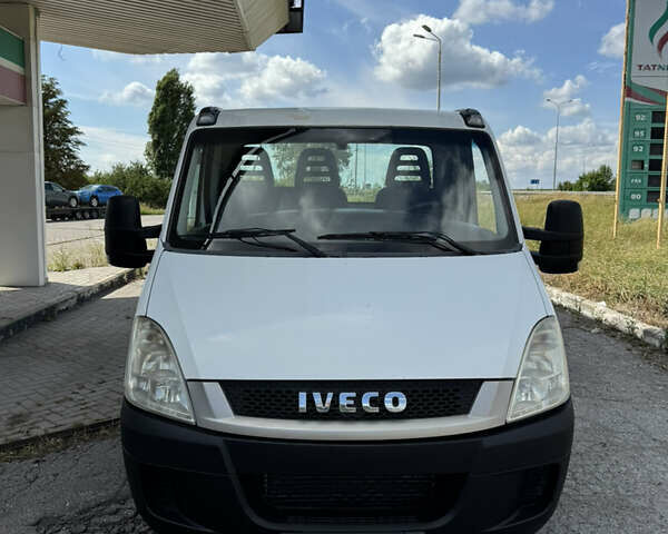Белый Ивеко Дейли, объемом двигателя 3 л и пробегом 124 тыс. км за 28500 $, фото 2 на Automoto.ua