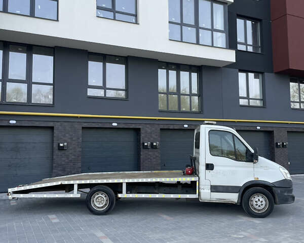 Белый Ивеко Дейли, объемом двигателя 2.3 л и пробегом 350 тыс. км за 11700 $, фото 2 на Automoto.ua