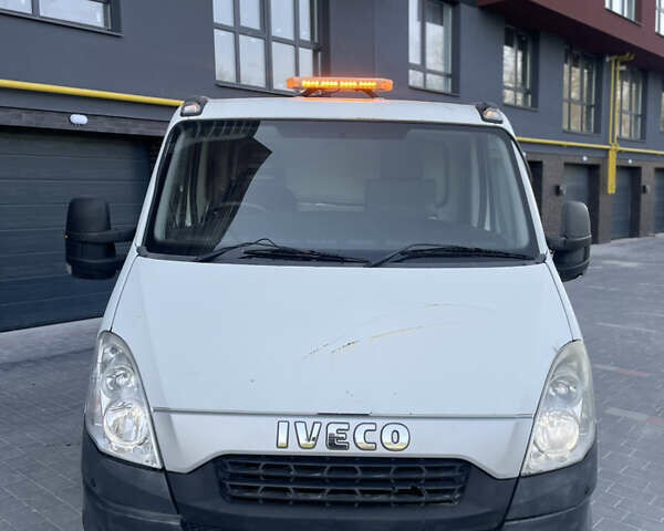 Белый Ивеко Дейли, объемом двигателя 2.3 л и пробегом 350 тыс. км за 11700 $, фото 6 на Automoto.ua