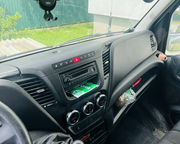 Белый Ивеко Дейли, объемом двигателя 3 л и пробегом 474 тыс. км за 19800 $, фото 5 на Automoto.ua