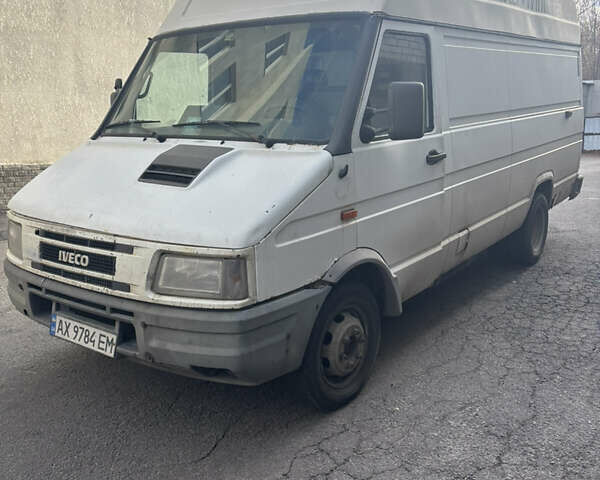 Белый Ивеко Дейли, объемом двигателя 2.8 л и пробегом 300 тыс. км за 2000 $, фото 1 на Automoto.ua