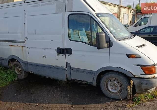 Белый Ивеко Дейли, объемом двигателя 2.8 л и пробегом 600 тыс. км за 3000 $, фото 1 на Automoto.ua