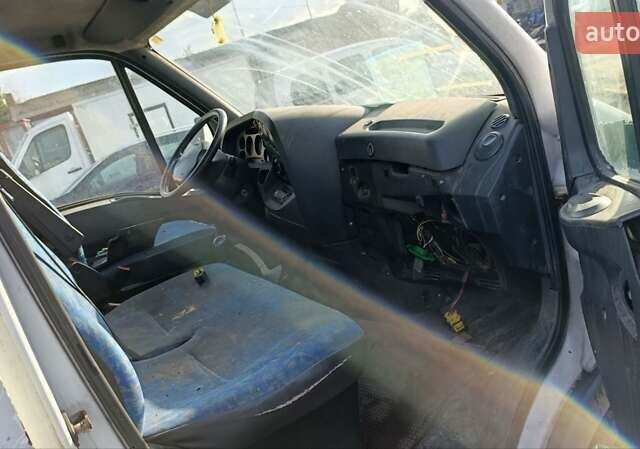 Белый Ивеко Дейли, объемом двигателя 2.8 л и пробегом 600 тыс. км за 3000 $, фото 3 на Automoto.ua