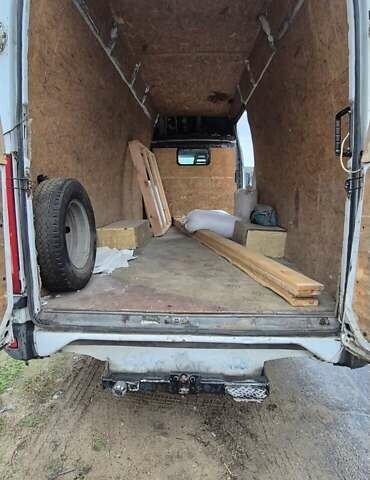 Белый Ивеко Дейли, объемом двигателя 2.8 л и пробегом 385 тыс. км за 5300 $, фото 9 на Automoto.ua