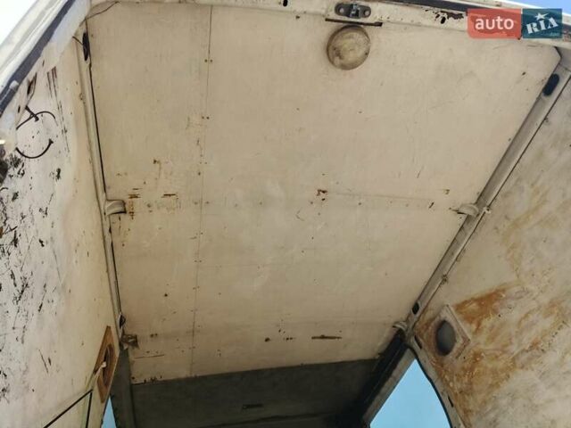 Білий Івеко Дейлі, об'ємом двигуна 2.8 л та пробігом 360 тис. км за 4000 $, фото 12 на Automoto.ua