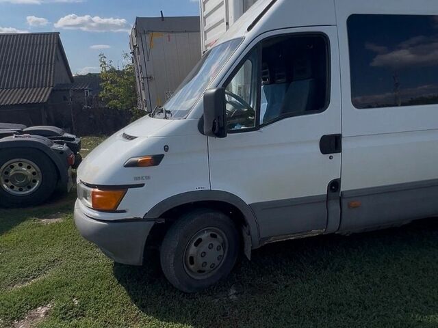 Белый Ивеко Дейли, объемом двигателя 2.8 л и пробегом 367 тыс. км за 5500 $, фото 6 на Automoto.ua