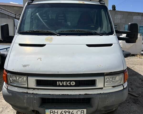 Белый Ивеко Дейли, объемом двигателя 2.8 л и пробегом 330 тыс. км за 8700 $, фото 1 на Automoto.ua