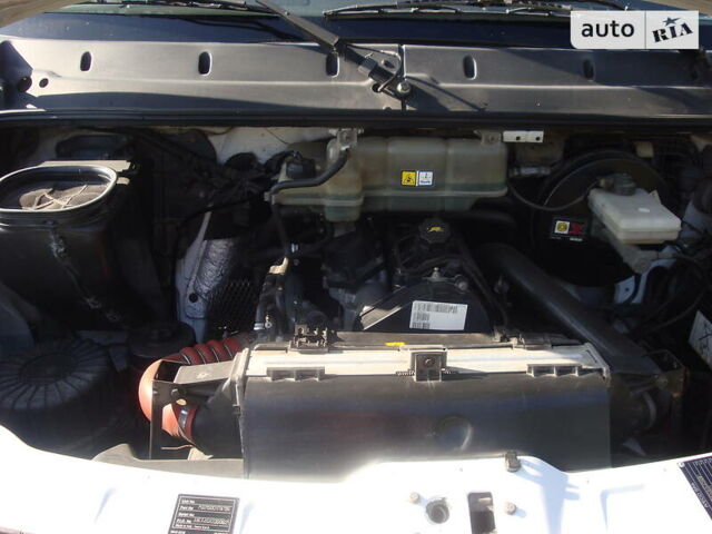 Белый Ивеко Дейли, объемом двигателя 2.3 л и пробегом 240 тыс. км за 5900 $, фото 1 на Automoto.ua