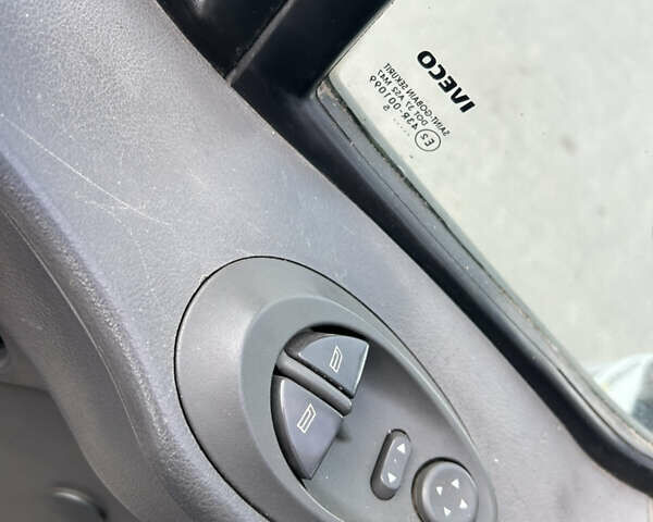 Івеко Дейлі 2005 у Львові на Automoto.ua Білий Івеко Дейлі, об'ємом двигуна 2.3 л та пробігом 450 тис. км за 3750 $, фото 8 на Automoto.ua