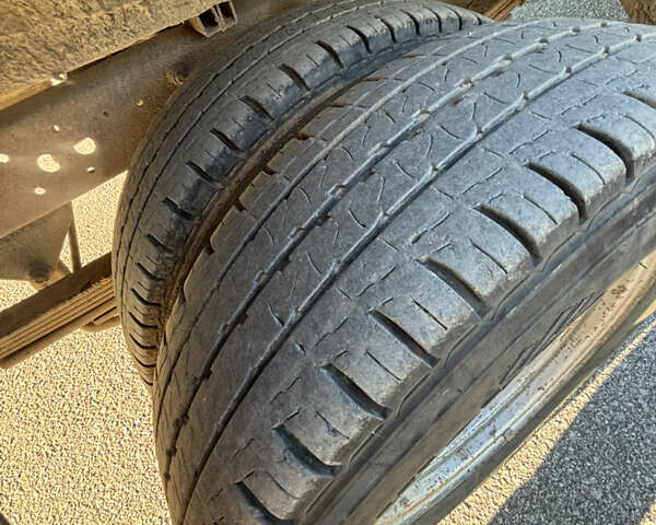 Івеко Дейлі 2005 у Залещиках на Automoto.ua Білий Івеко Дейлі, об'ємом двигуна 2.8 л та пробігом 320 тис. км за 6500 $, фото 7 на Automoto.ua