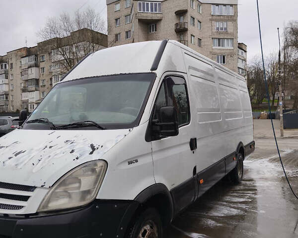 Белый Ивеко Дейли, объемом двигателя 3 л и пробегом 450 тыс. км за 7250 $, фото 1 на Automoto.ua