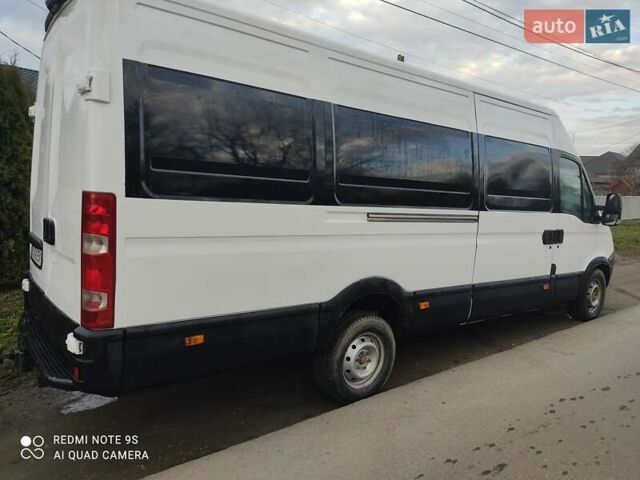 Білий Івеко Дейлі, об'ємом двигуна 3 л та пробігом 367 тис. км за 8500 $, фото 2 на Automoto.ua