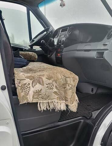 Білий Івеко Дейлі, об'ємом двигуна 3 л та пробігом 360 тис. км за 12500 $, фото 11 на Automoto.ua