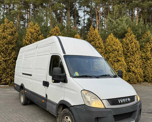 Белый Ивеко Дейли, объемом двигателя 3 л и пробегом 280 тыс. км за 17300 $, фото 2 на Automoto.ua