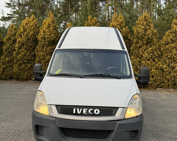 Белый Ивеко Дейли, объемом двигателя 3 л и пробегом 280 тыс. км за 17300 $, фото 1 на Automoto.ua