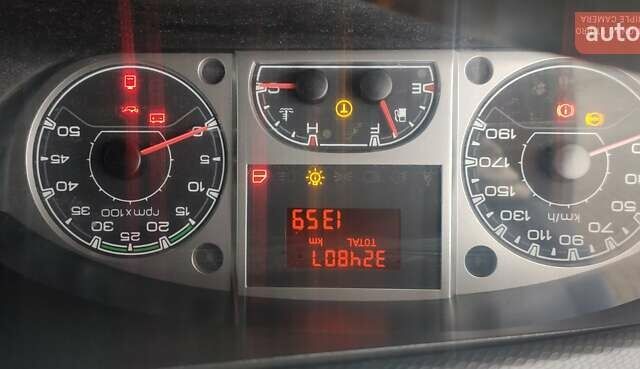 Білий Івеко Дейлі, об'ємом двигуна 3 л та пробігом 324 тис. км за 11000 $, фото 6 на Automoto.ua