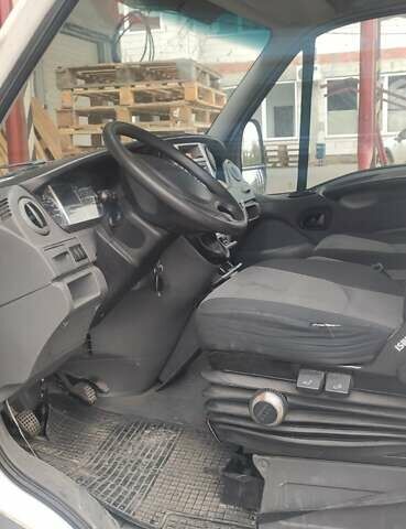 Білий Івеко Дейлі, об'ємом двигуна 3 л та пробігом 324 тис. км за 11000 $, фото 7 на Automoto.ua