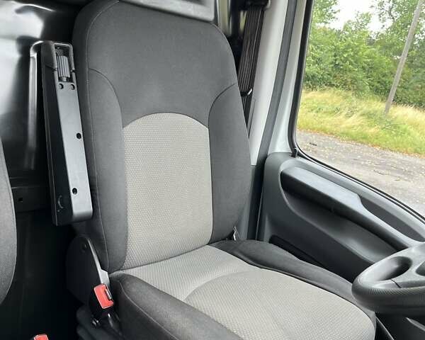 Белый Ивеко Дейли, объемом двигателя 3 л и пробегом 123 тыс. км за 23500 $, фото 45 на Automoto.ua